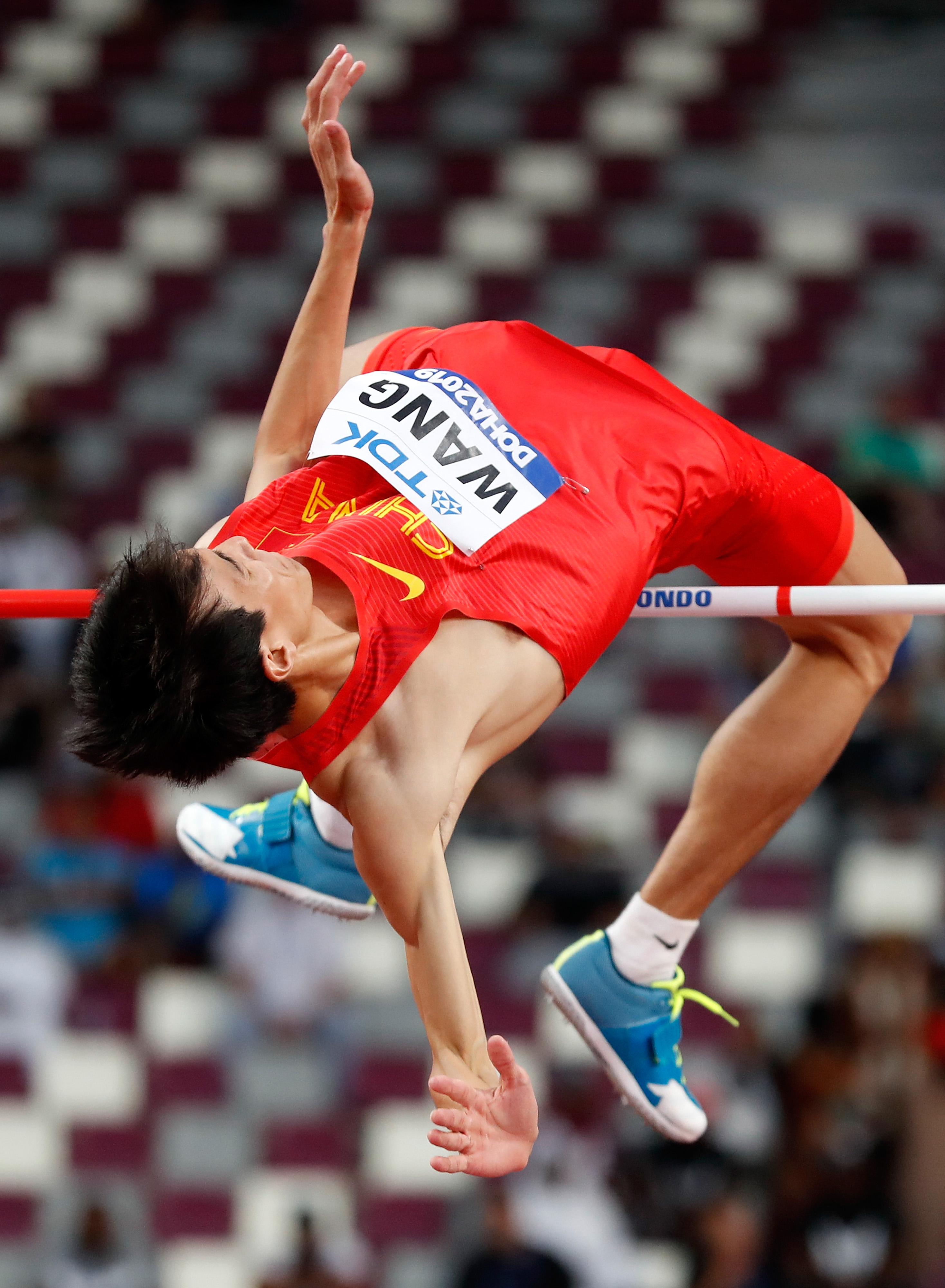 田径——男子跳高:中国选手王宇晋级决赛