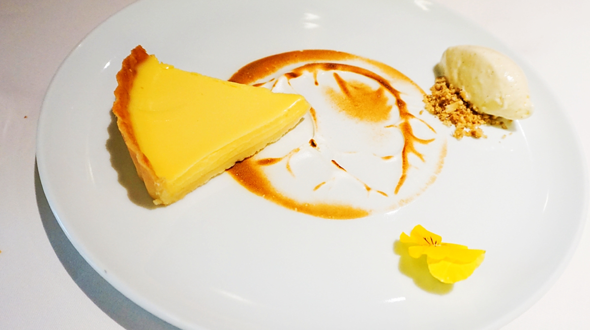 怪不得米其林会卖那么贵,光是摆盘都要花很久,真的是精致啊