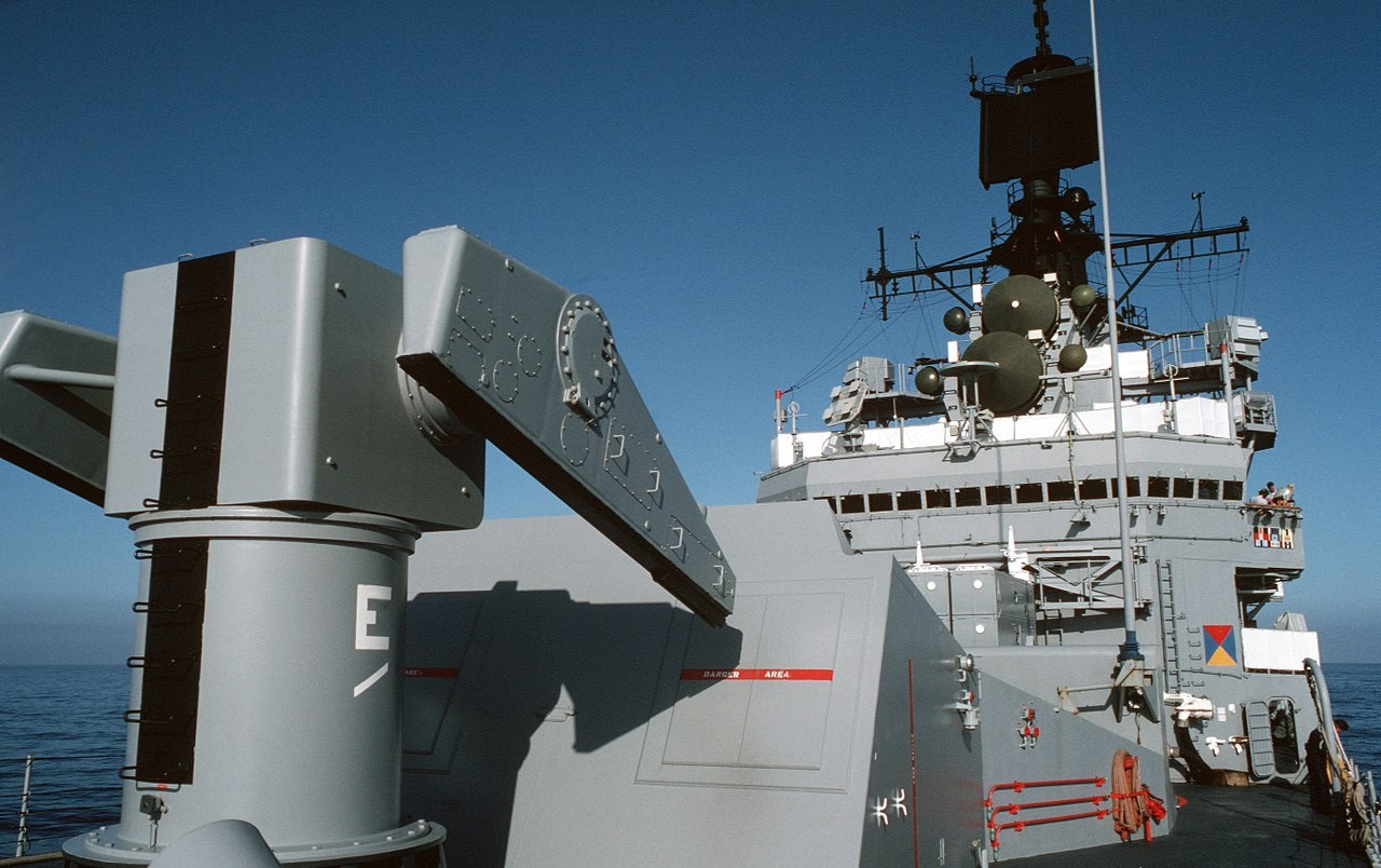 执行过首次访问中国任务的美国海军"莱希"级导弹巡洋舰