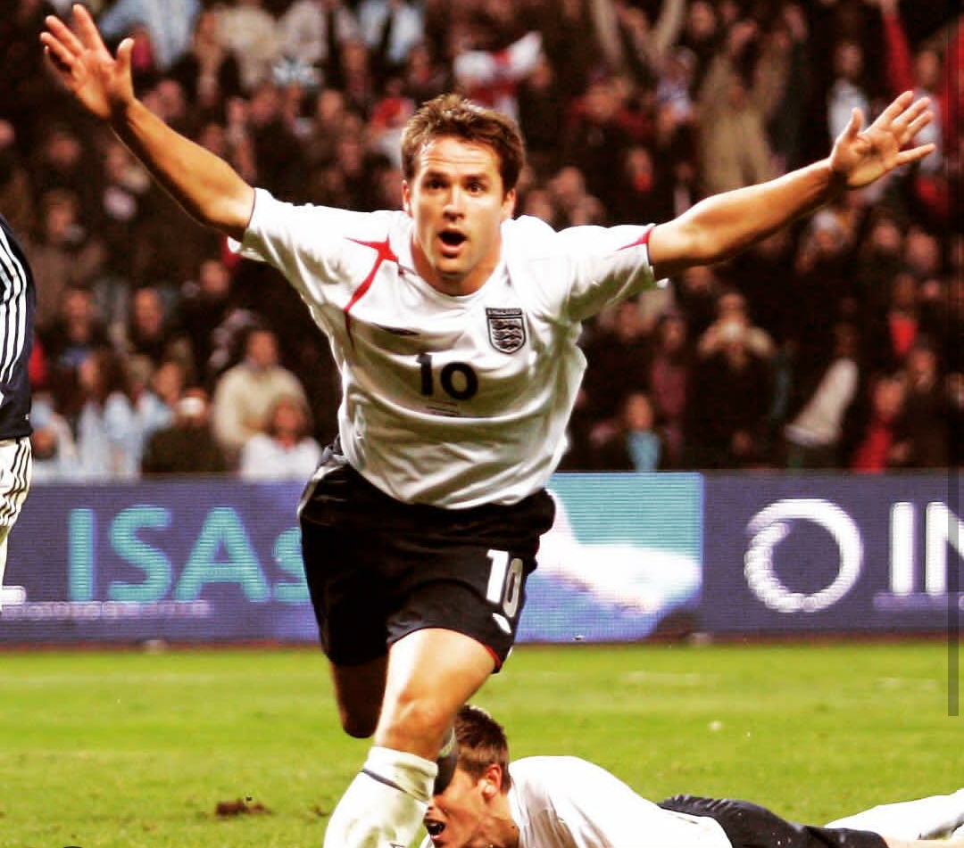 人生赢家!足坛巨星欧文晒度假照,追风少年为妻子专心骑马!