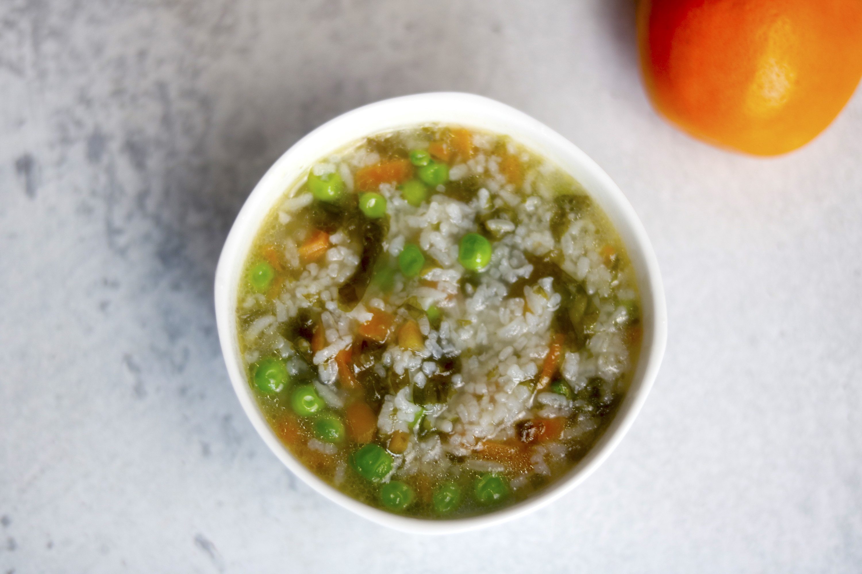 剩饭别就知道蛋炒饭,试试这做法,营养又好吃,孩子连吃2大碗