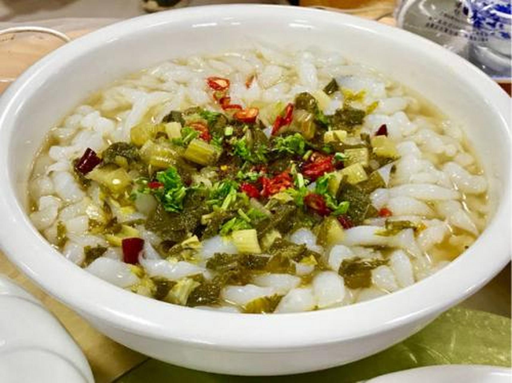 陕西话叫"蛤蟆骨斗",即小蝌蚪.