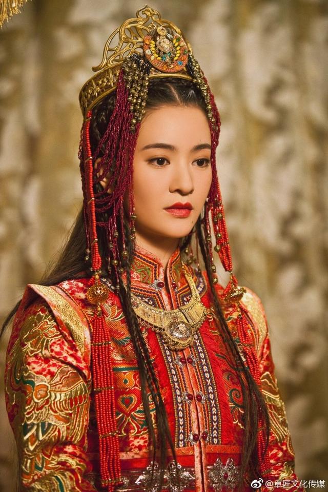 《失宠王妃之结缘》原月筝生日快乐,她情路坎坷,最终收获圆满