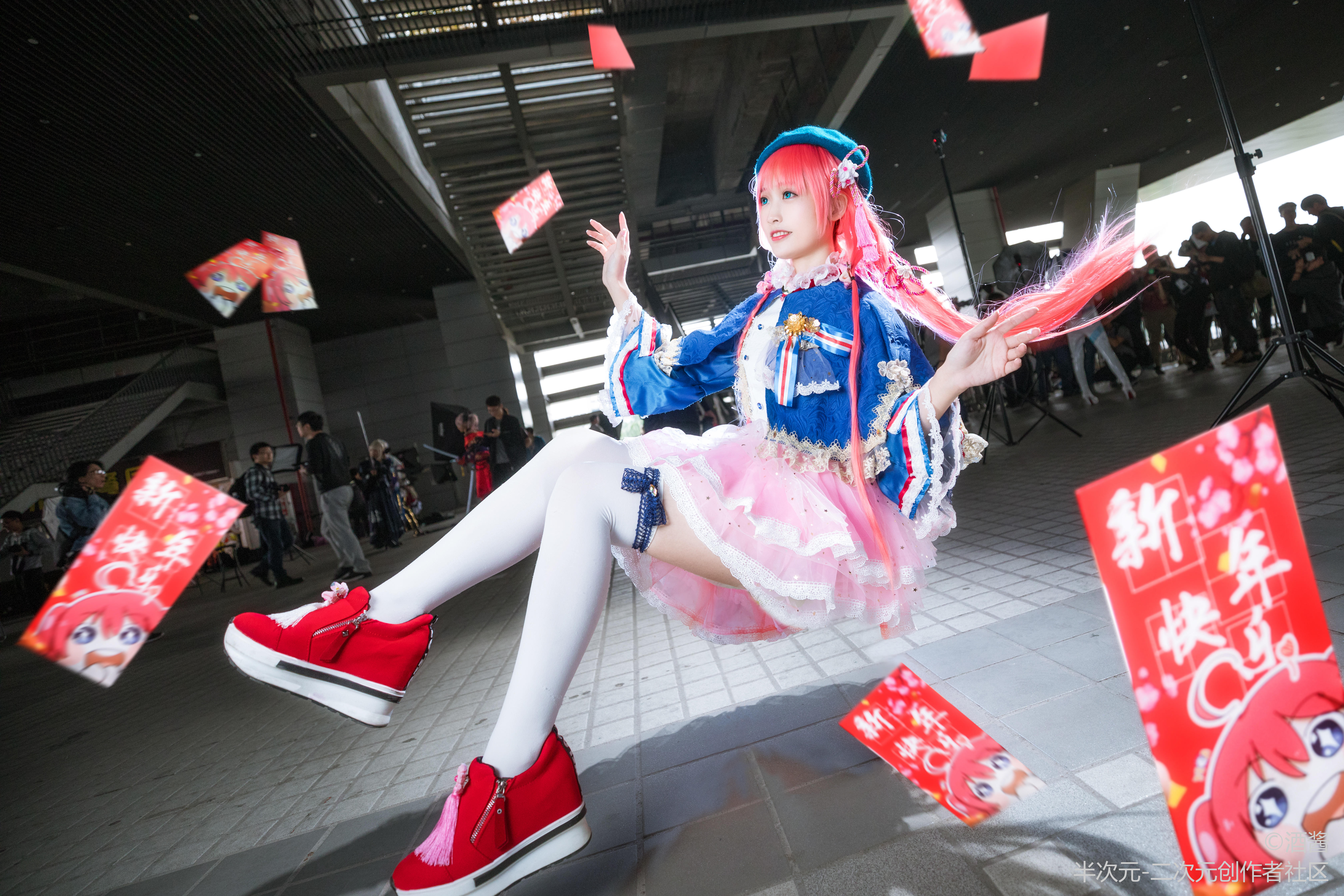 yaca漫展 白丝绝对领域 小姐姐真的太可爱了