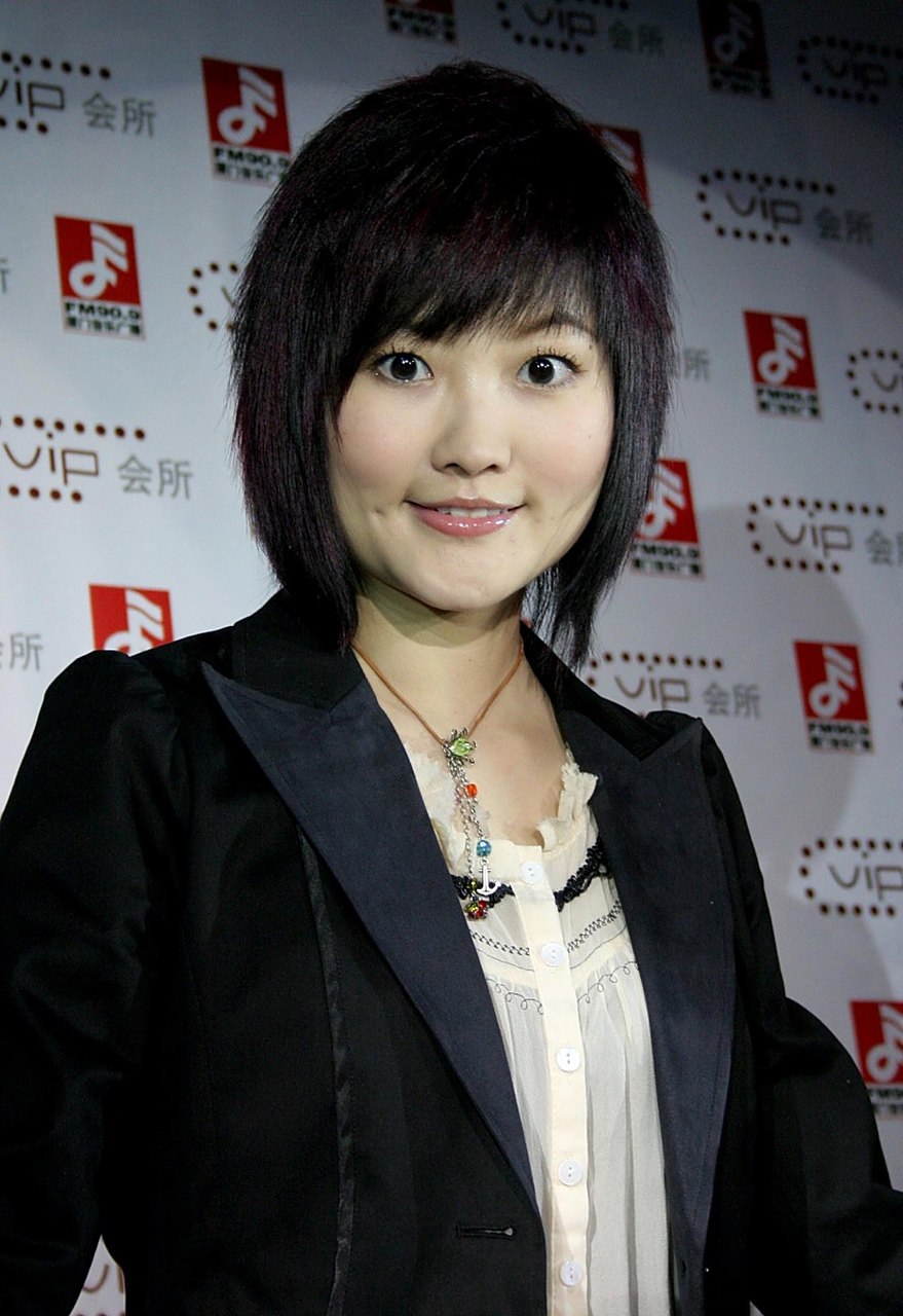 天籁歌后金海心签约环球音乐# 全球音乐娱乐行业的领导者环球音乐的