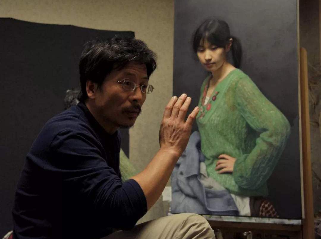 日本画家挑战冷军,以一幅水中少女获得肯定,把水珠都