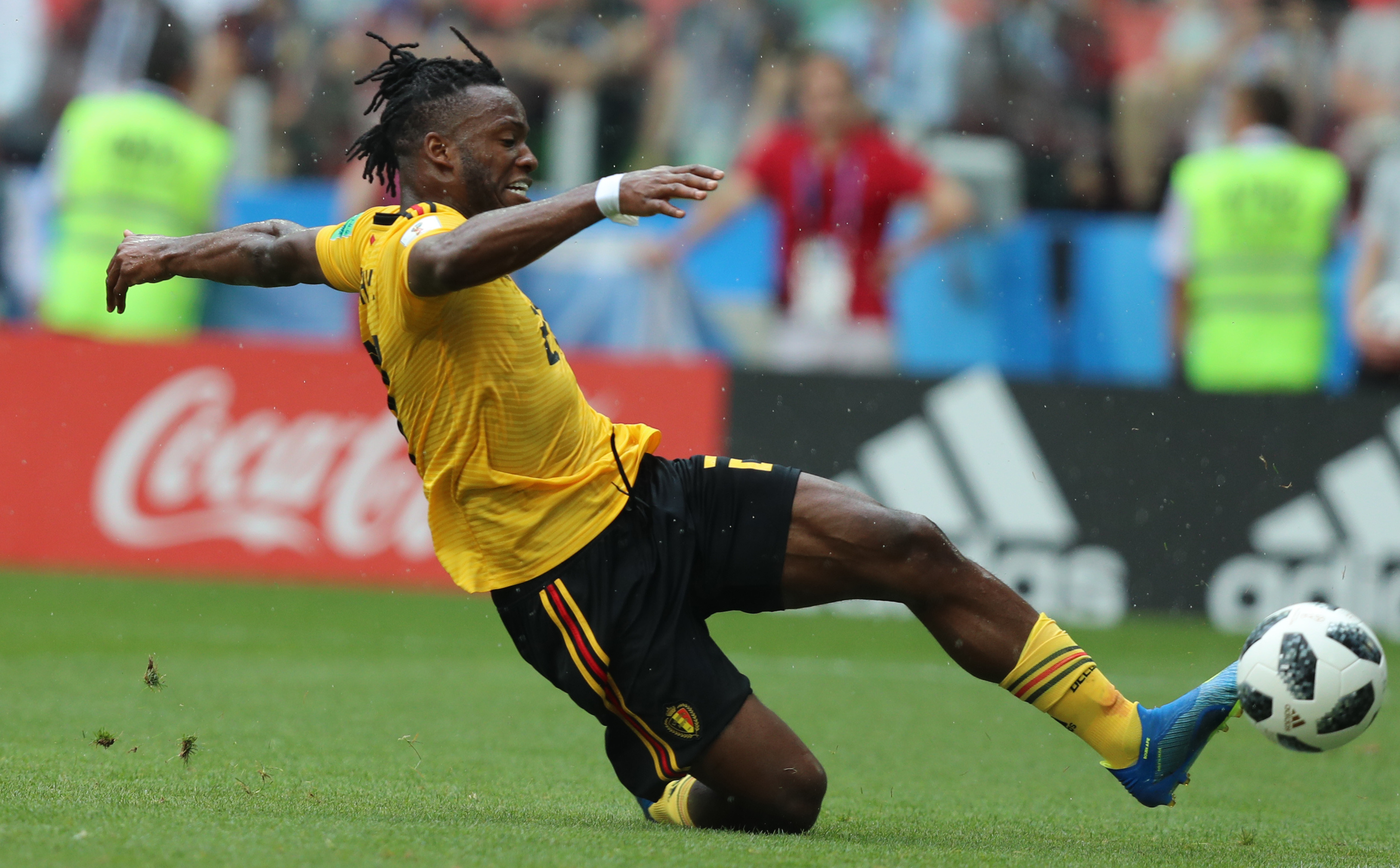 足球——g组:比利时队巴舒亚伊进球(2)