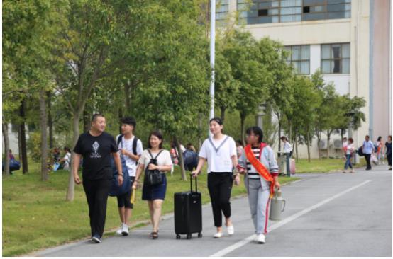 又是一年开学季,宿迁卫校喜迎2019级新生