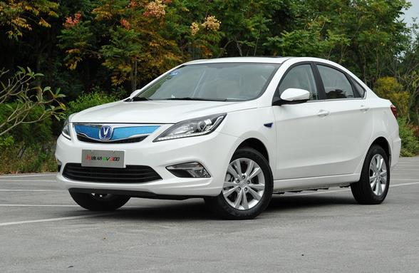 行驶品质令人满意!实拍长安逸动ev300