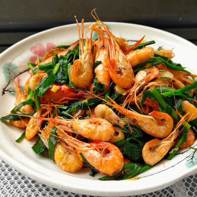 春韭菜炒河虾,鲜美还补钙,春季要多吃