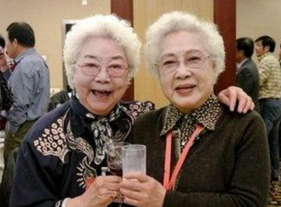 96岁老戏骨秦怡,丈夫儿子都离去,跟女儿关系差,将捐赠所有财产