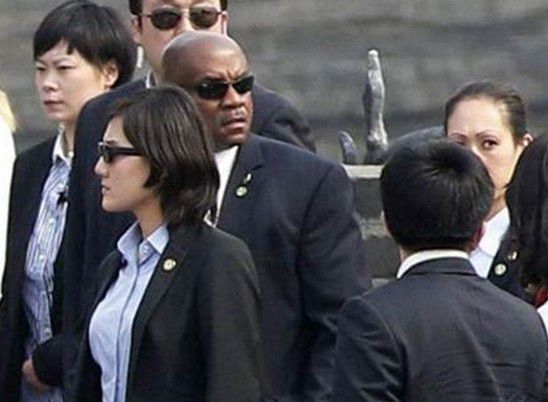 老总偷懒女保镖洗澡被打是什么电影