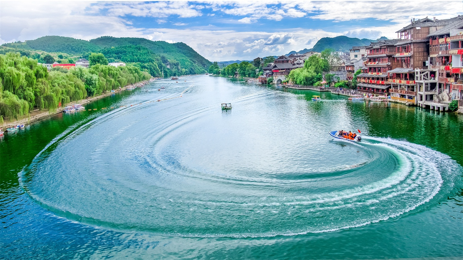 贵州正在建设新高速,缓解沿线交通压力,凯里经济将迎来大发展