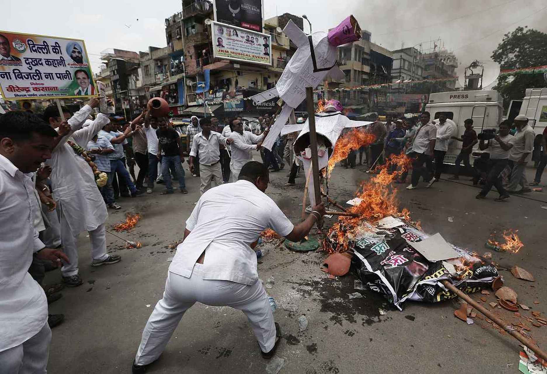 印度爆发宗教冲突# #穆斯林# #印度教#  678月5日,印度哈里亚纳邦