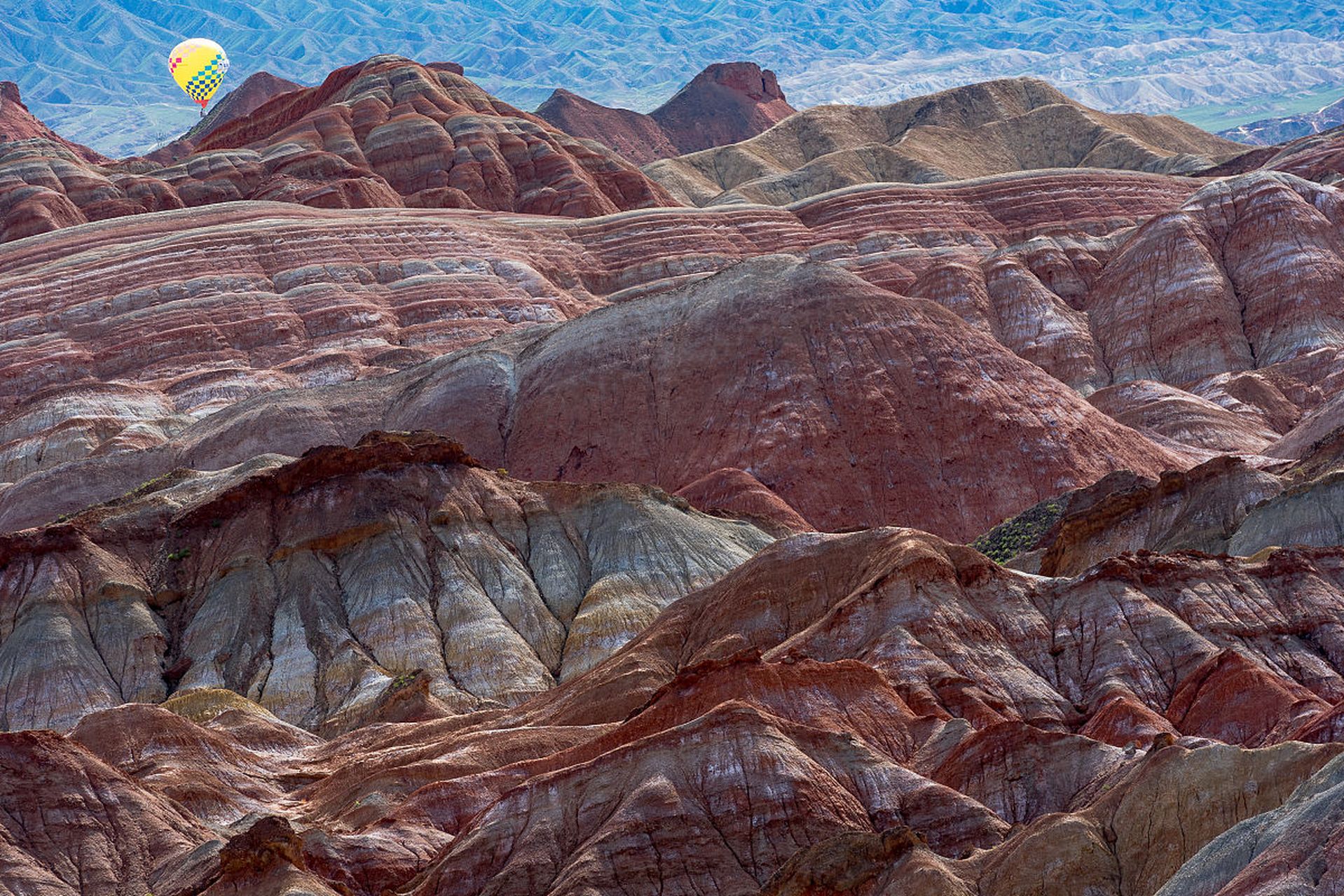 暑期生活# 丹霞地貌,是一种特殊的地貌形态,而张掖的七彩丹霞山甘是