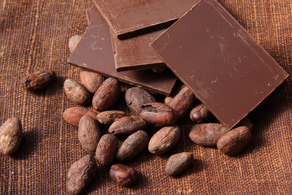代可可脂巧克力与可可脂区别在于原料,制作工艺和口感