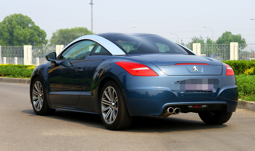 品鉴标致rcz,看起来也比较豪华,外形沉稳大气!