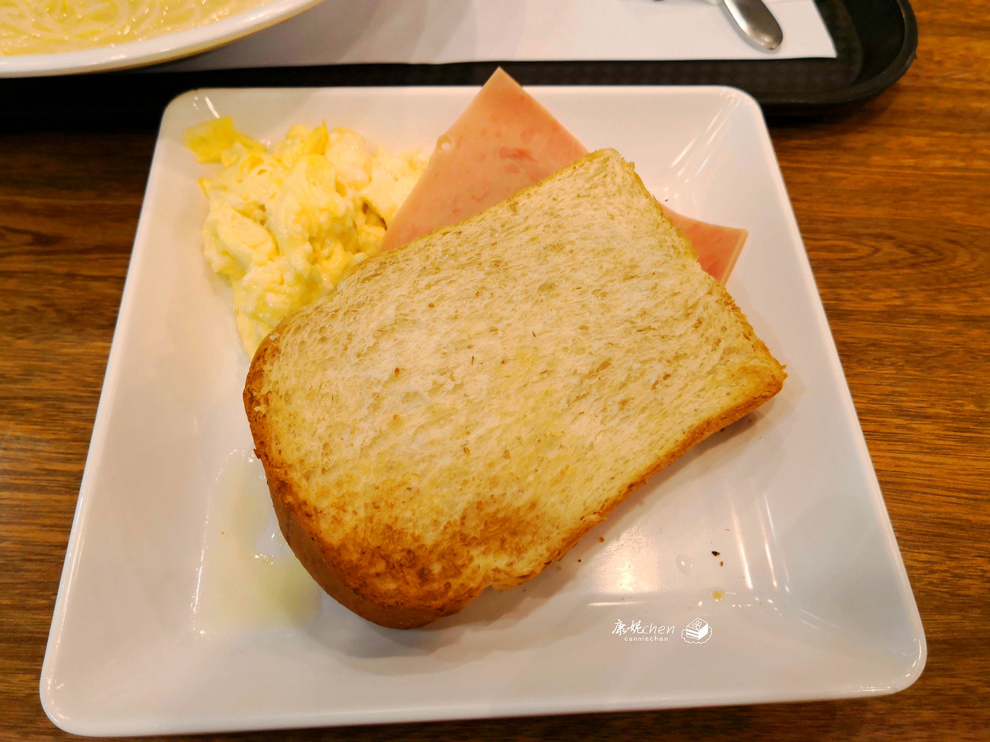 在香港机场吃顿饭,花了不足40元,吃了这三样,您看值不值?