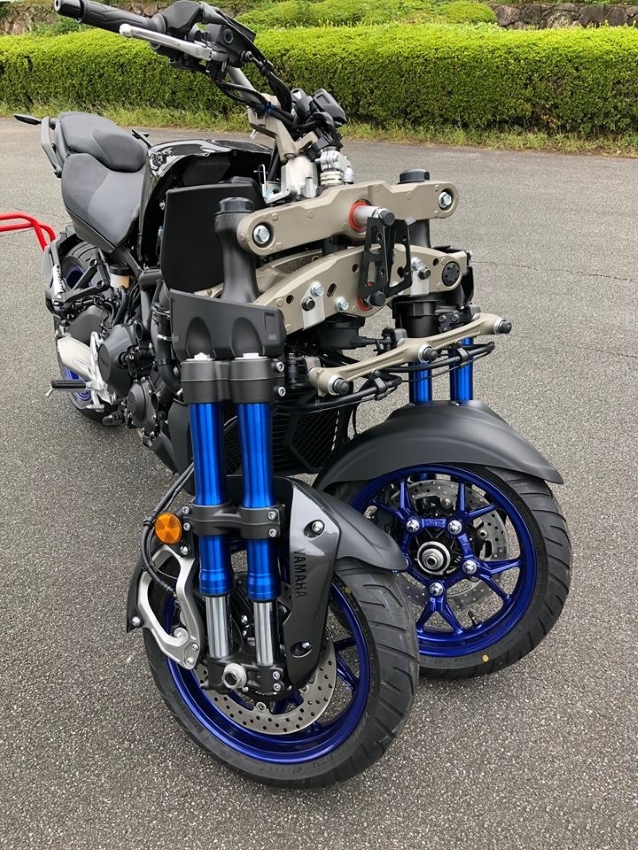 试驾雅马哈niken三轮摩托驾驶方式和两轮有什么不同