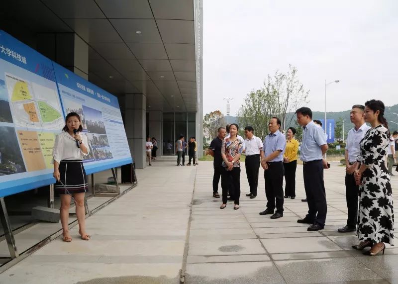 程水泉率市人大常委会主任会议成员调研大科城