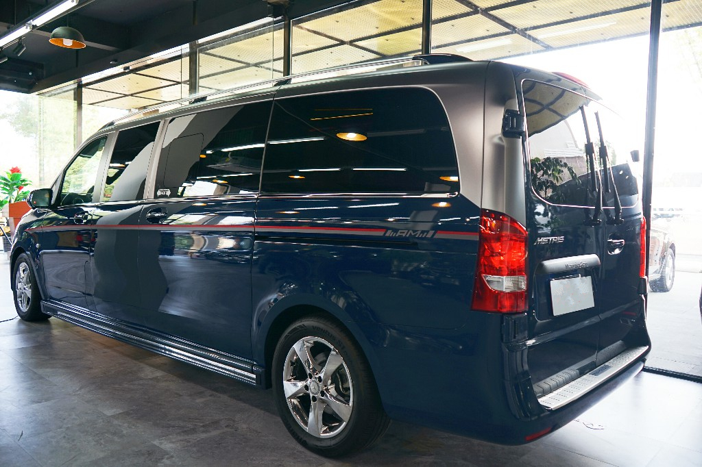 奔驰metris又搞大动作了,竟然出了款奔驰7座商务车,这个内饰豪华程度