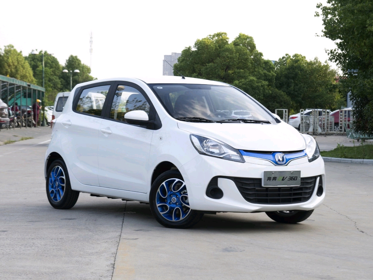 长安奔奔推出新能源电动版,售4.98万起,比奇瑞小蚂蚁便宜