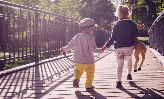 大儿子现在不接受母亲肚里的男胎,当看到刚出生的男婴会心软吗?