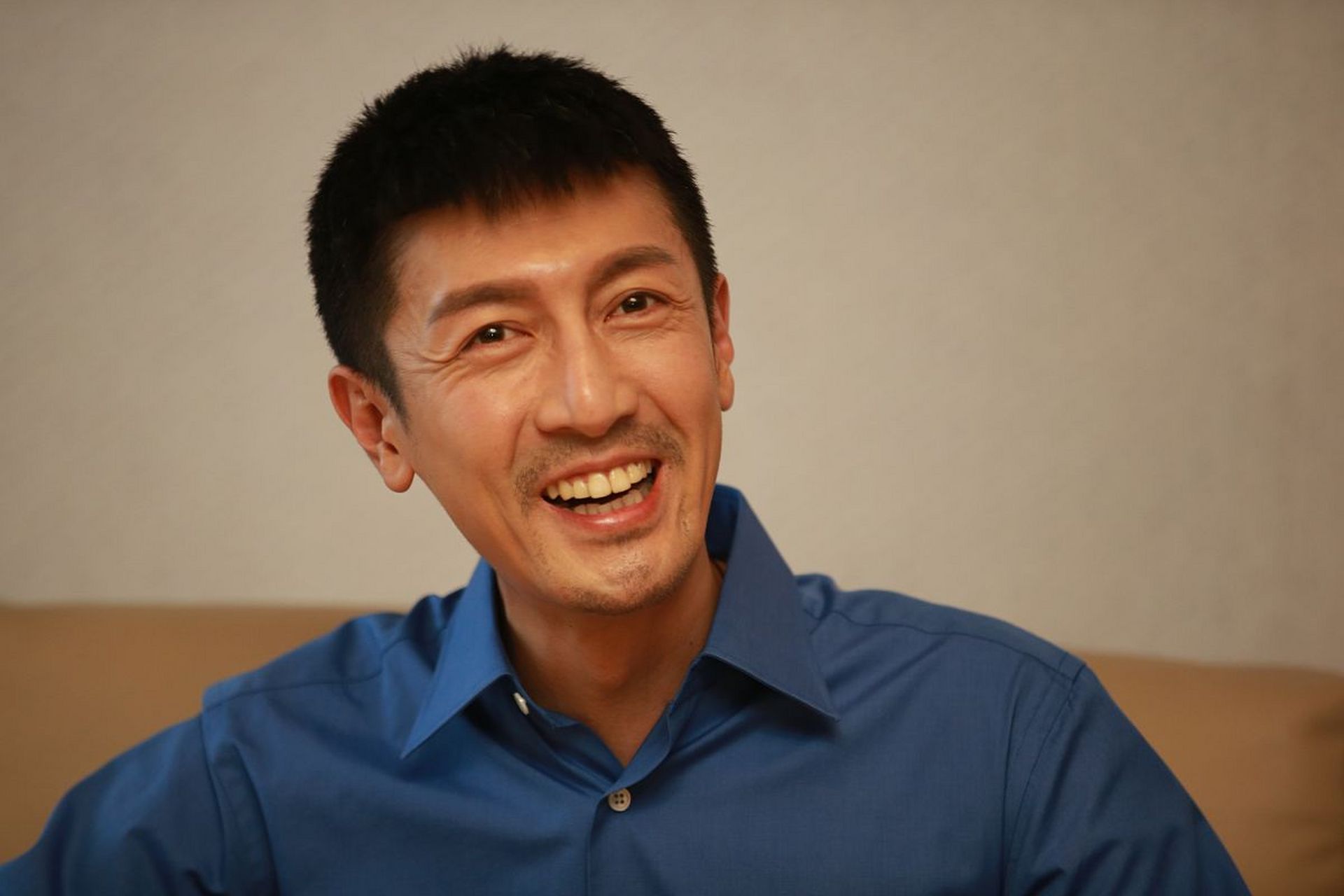 演员张鲁一被曝失联半个月,老婆和剧组均联系不上,疑似pc被抓  9月20