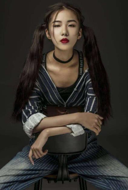 变形计:那个"巨婴"白富美刘思琪,专心钻研设计,不跟风不整容!