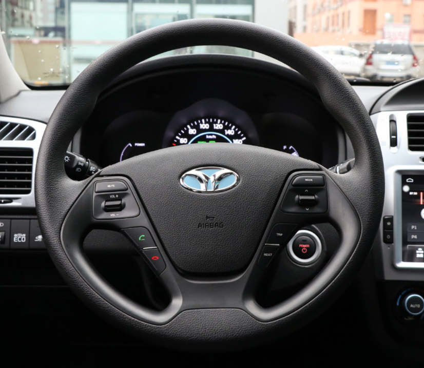 华骐300e,之美,新颖的造型设计,不一样的外观,散发出青春气息