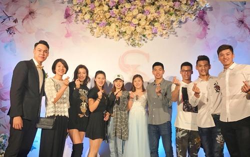 中国泳坛模范情侣完婚,叶诗文当伴娘,宁泽涛刘湘