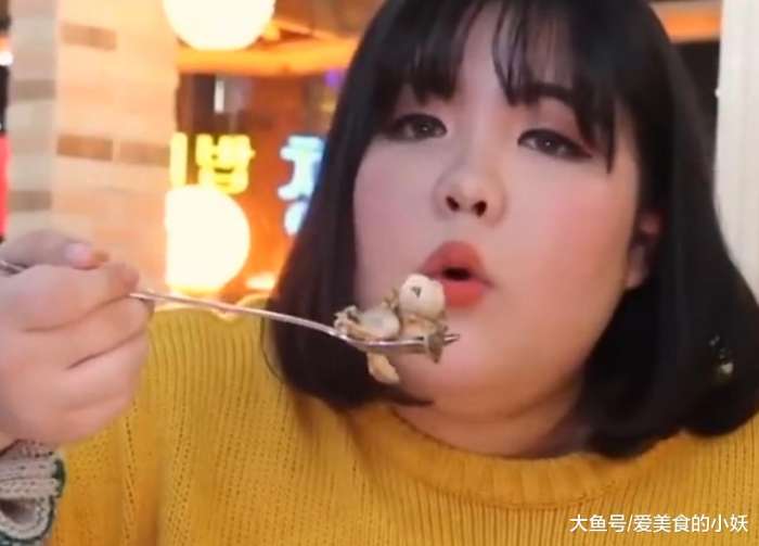 韩国大胃王秀彬吃海鲜,扇贝生蚝香气足,看她吞海鲜真不愧是吃货