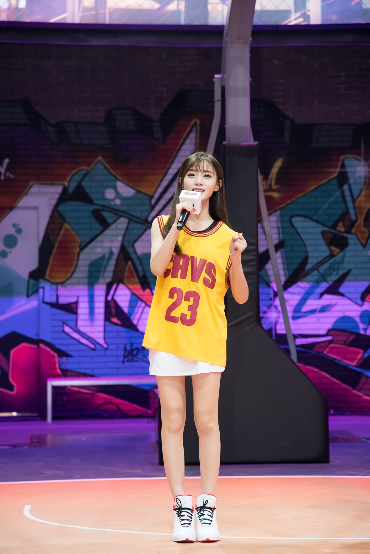 陈意涵出席《这!就是灌篮》发布会 解锁篮球队经理人新职位