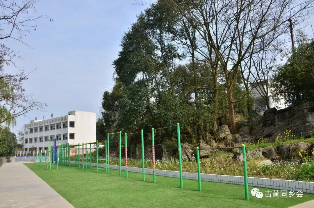 历史悠久,美丽如画的东新中学,你来过吗?