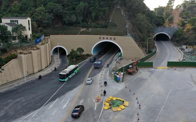 福州妙峰山隧道左线隧道通车,未来实现双向8车道无红绿灯通行