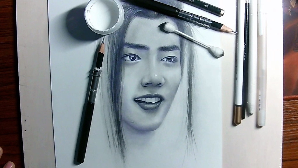 画了一张素描头像,都说是明星肖战,是他吗?