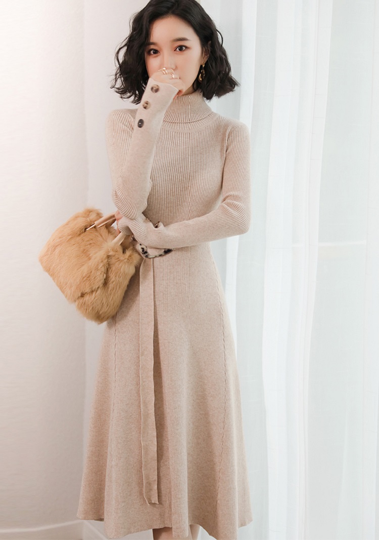 女生连衣裙展现不同风格,让你耀眼整个冬日