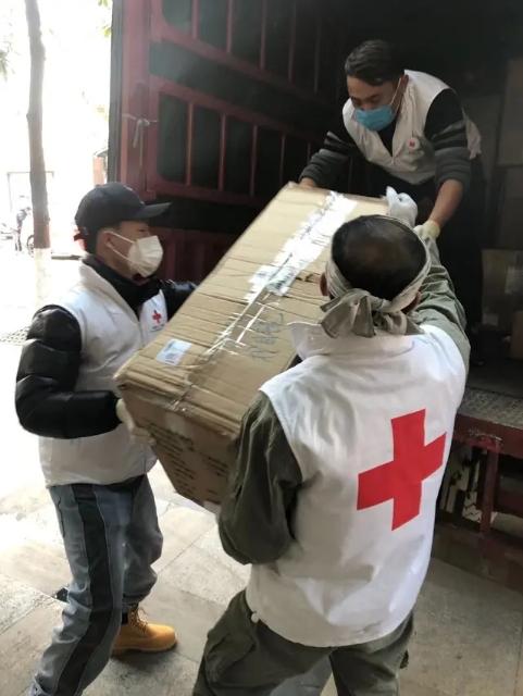 湖北红十字会第2次公开回应口罩分配问题:对直接责任人依法追责