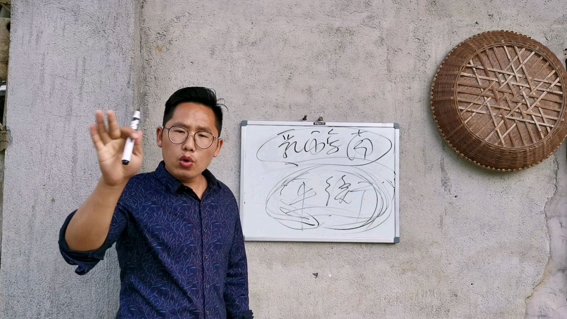 多多深入虾塘找到了最有效的五月瘟治疗方法,为虾农省钱