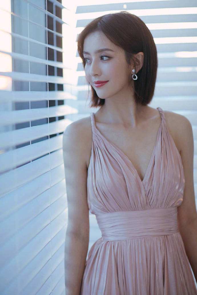 佟丽娅的美你们知道多少?可清新可御姐可性感,人美腿长