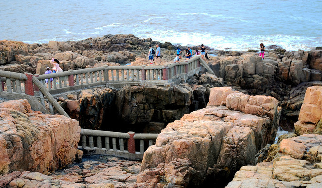 旅游指南:潮音洞——美如水墨画的地方