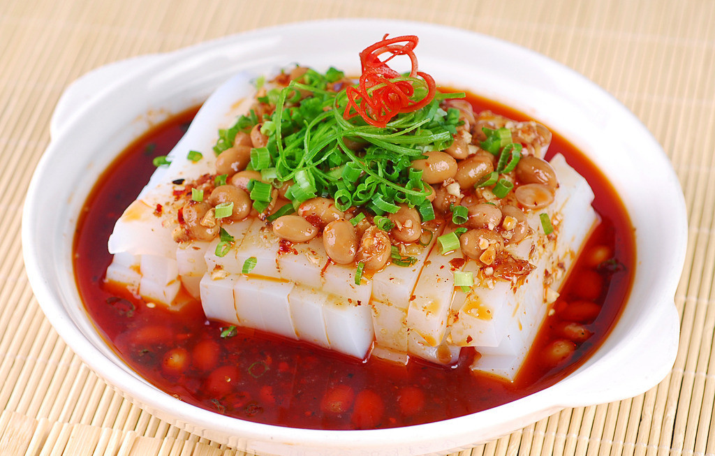 凉拌凉粉,传遍全国各地,制作这道美食只需这5步轻松搞定