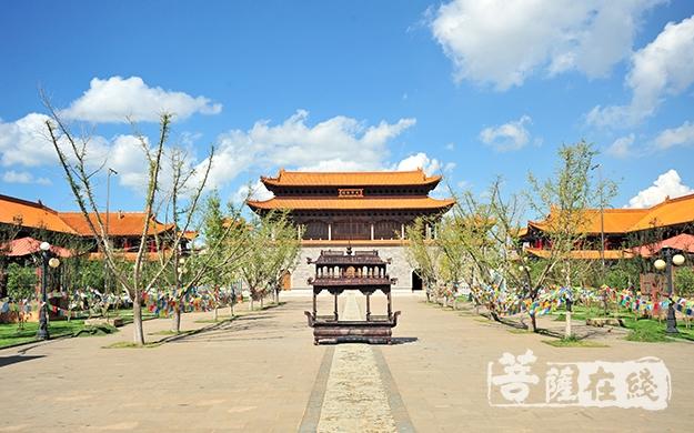 晋宁七珍山下的圣城—昆明宝泉寺