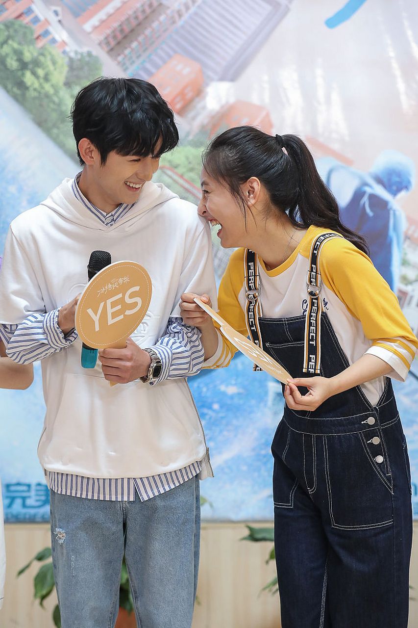 我永远相信夫妻俩是一类人这句话,所以吴倩当初看上张雨剑并且结婚