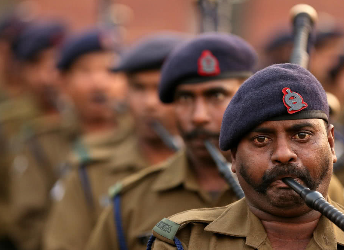 印度军人都有大肚腩,是军队伙食太好了吗?知道真相后我笑了!