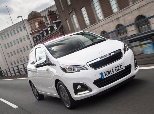 汽车:标致108,拥有时尚的外观,是一款提供轻盈转向的旅行车!