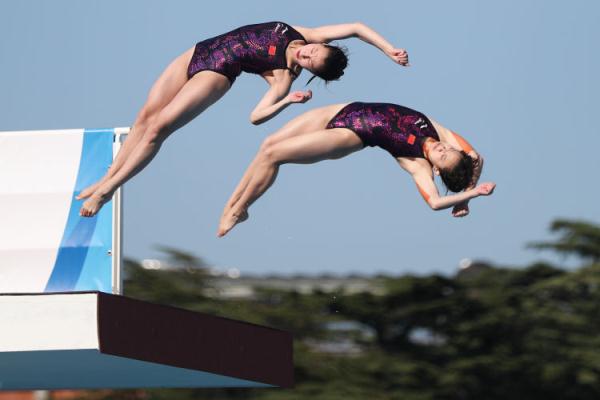 2021女子双人跳水图片
