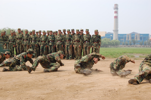 太行山畔礪兵忙——陸軍步兵學院石家莊校區軍事大比武紀實