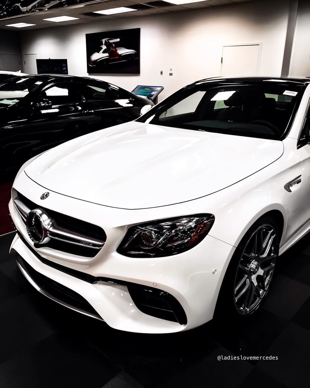 全新白色奔驰e63s amg,603匹大马力猛兽 转载自百家号作者:小美摄影