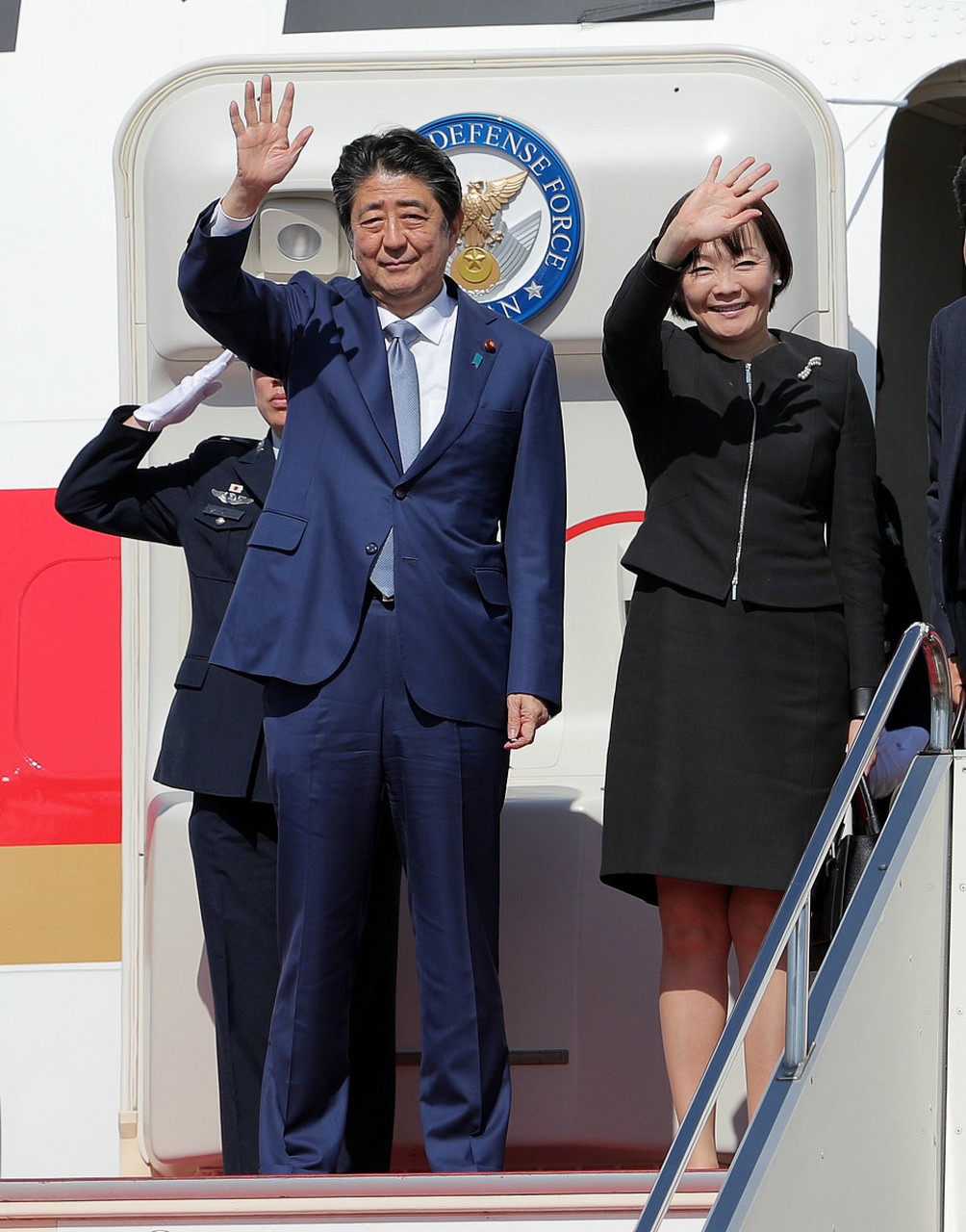 不太关注,但是我相信下一个日本首相一定是亲美的,安培虽然也是跟在
